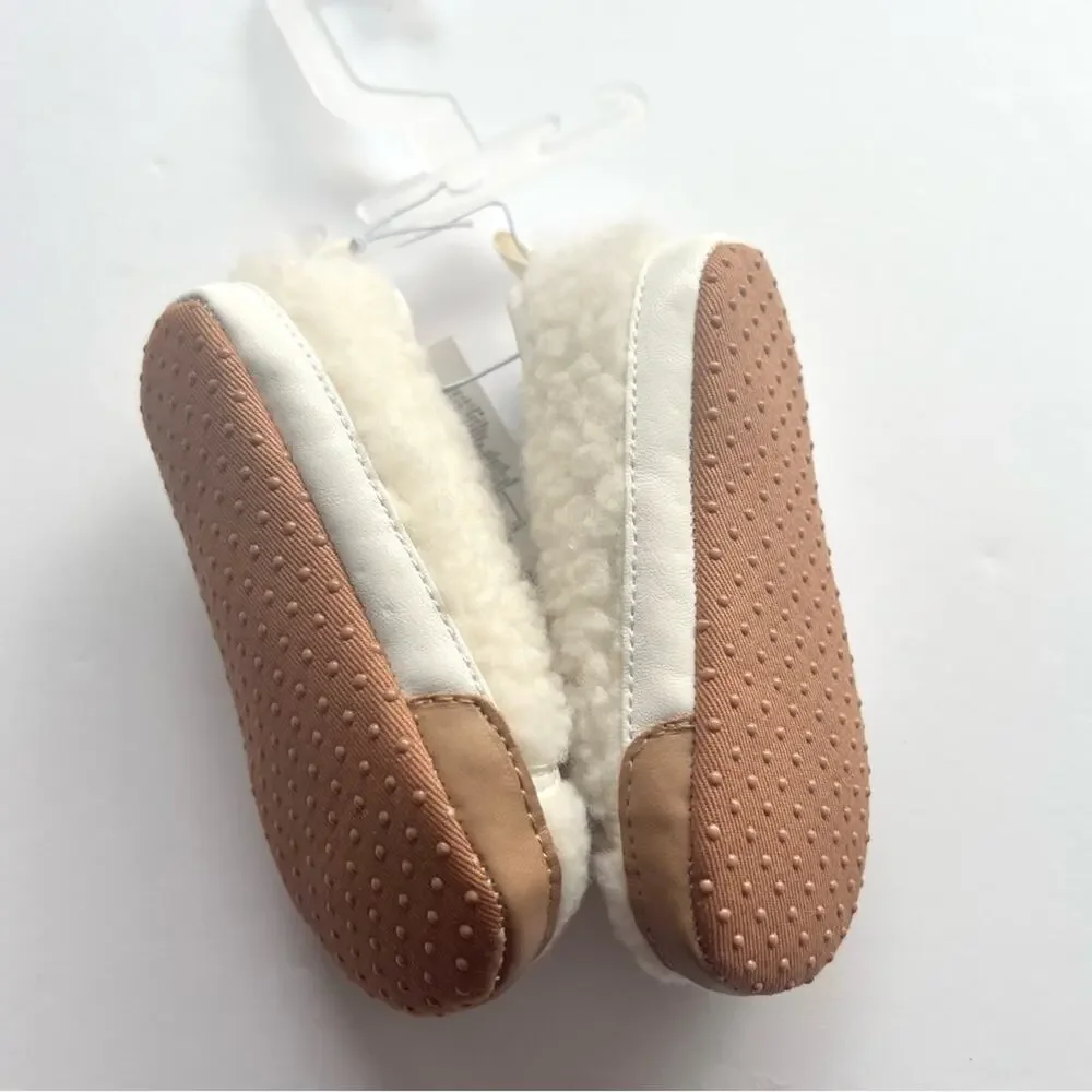 Old Navy Baby Crib Walker Cloud Shoes  Sz 12-18 NWT